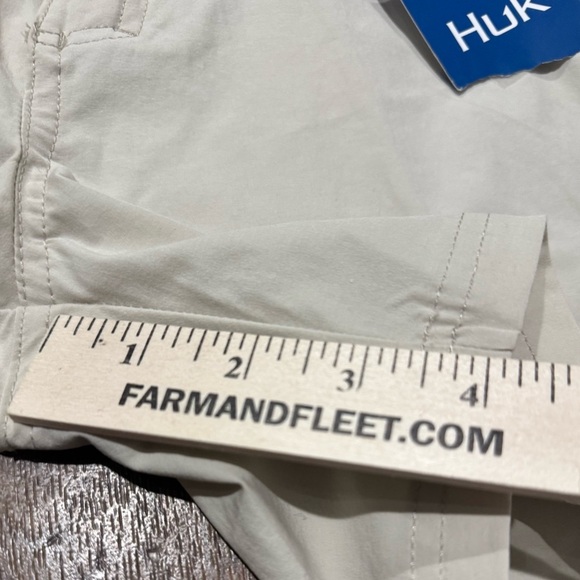 HUK NEXT LEVEL FISHING SHORT Khaki Women’s Size Large Stretch NEW - Picture 3 of 12
